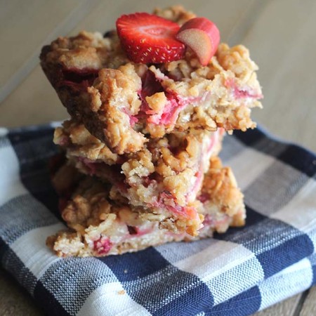 Strawberry Rhubarb Oatmeal Bars