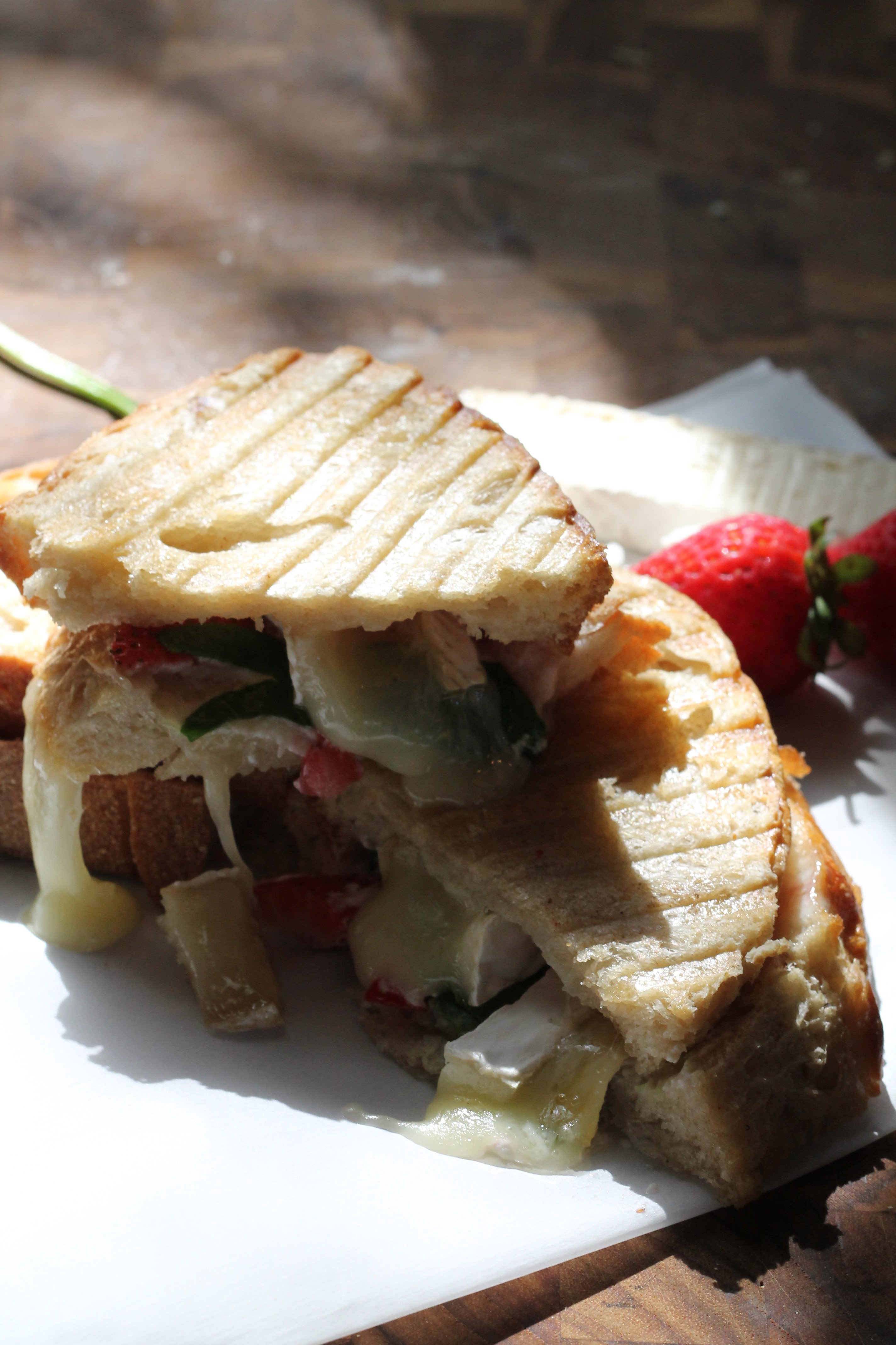 Strawberry, Spinach and Grilled Cheese with creamy Brie and tangy goat cheese | Hall Nesting