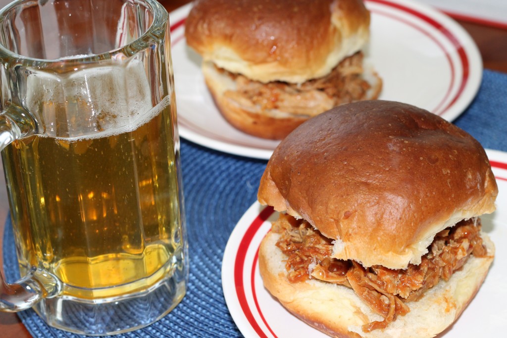 Slow Cooker Pulled Pork Sandwiches