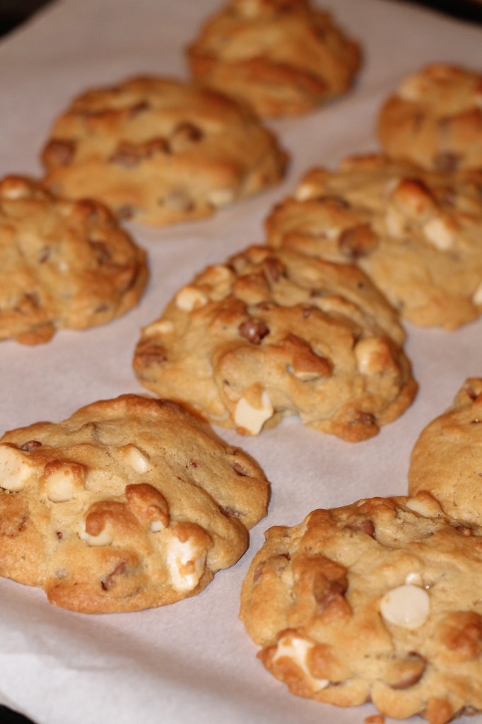 Milk Chocolate Macadamia Cookies