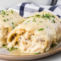 Chicken Alfredo Lasagna Rolls