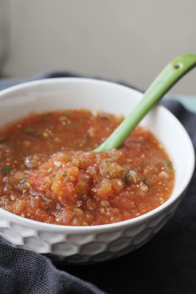 Easy Salsa Casera (Homemade Salsa) | Easy Recipes From Home