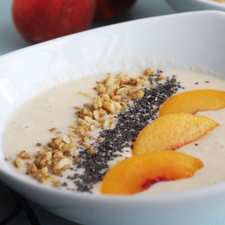 Peaches, Banana, Vanilla Greek Yogurt make this Peach Vanilla Smoothie Bowl the perfect way to start your day!