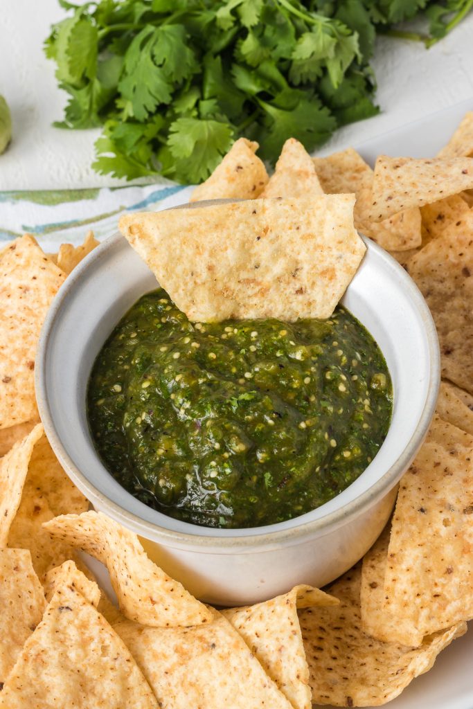 Chips in green salsa.
